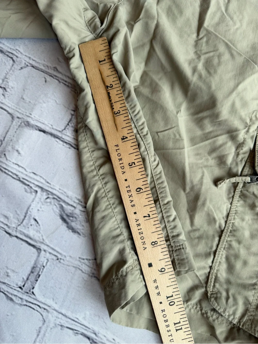 REI Women’s Cargo Shorts Hiking Granola Outdoors Tan Lightweight  Size 6